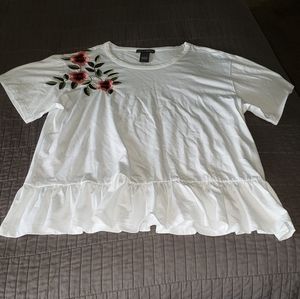 Crisp white tshirt floral embroidery, flowy hem